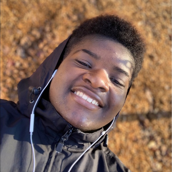 Meet your Posher, Deontae - Picture 1 of 1